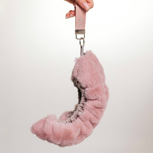 I 💗 skating dusty pink blade soakers