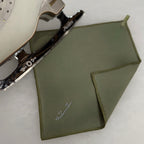 blade wiper with crystals