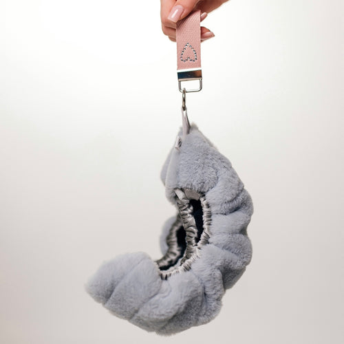 I 💗 skating light gray blade soakers