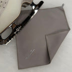 blade wiper with crystals