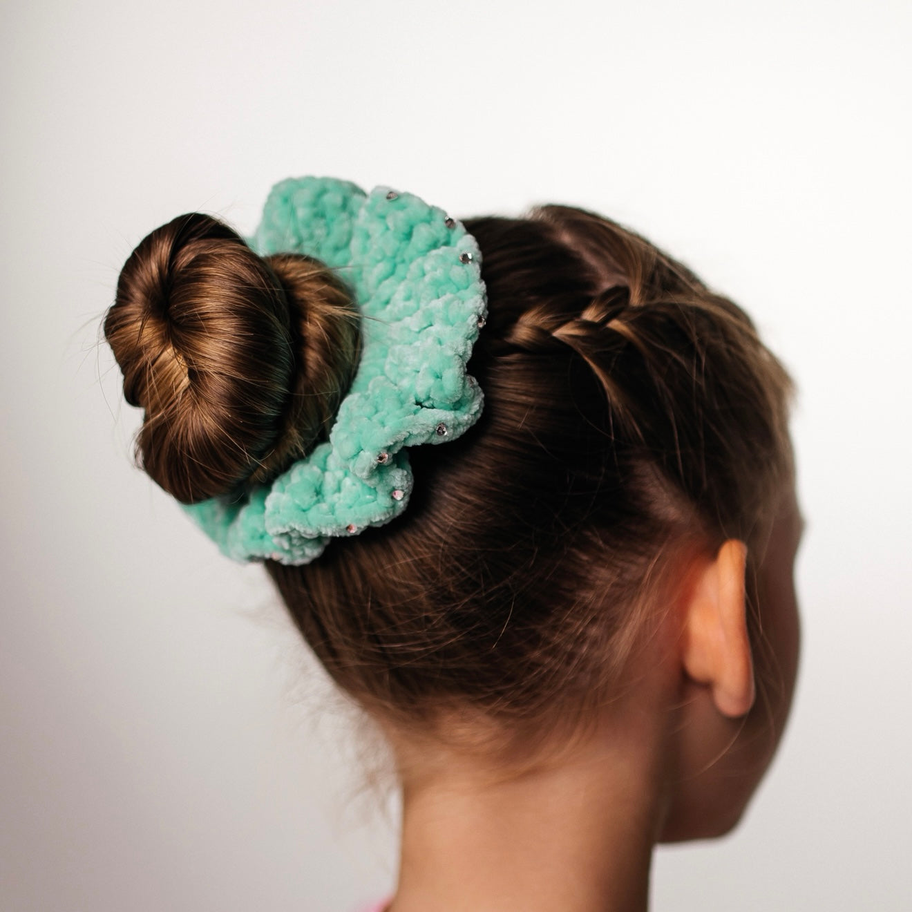 crochet scrunchie with crystals