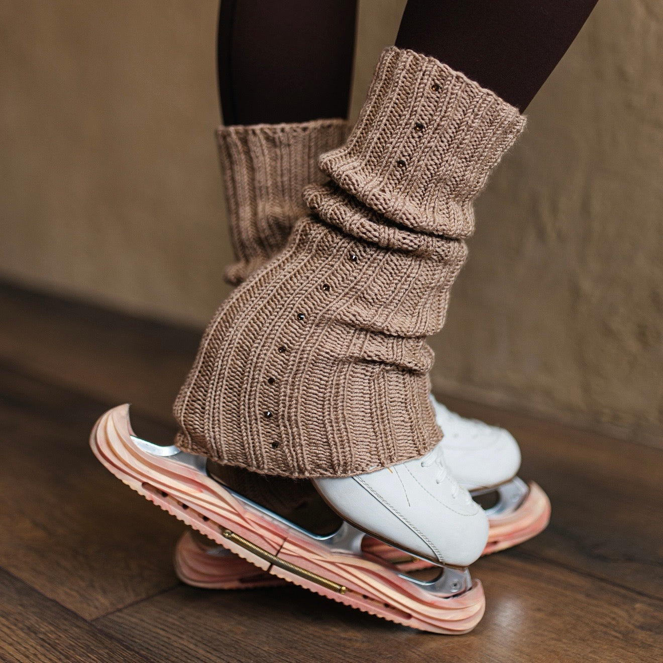 PRE-ORDER ame x NP leg warmers