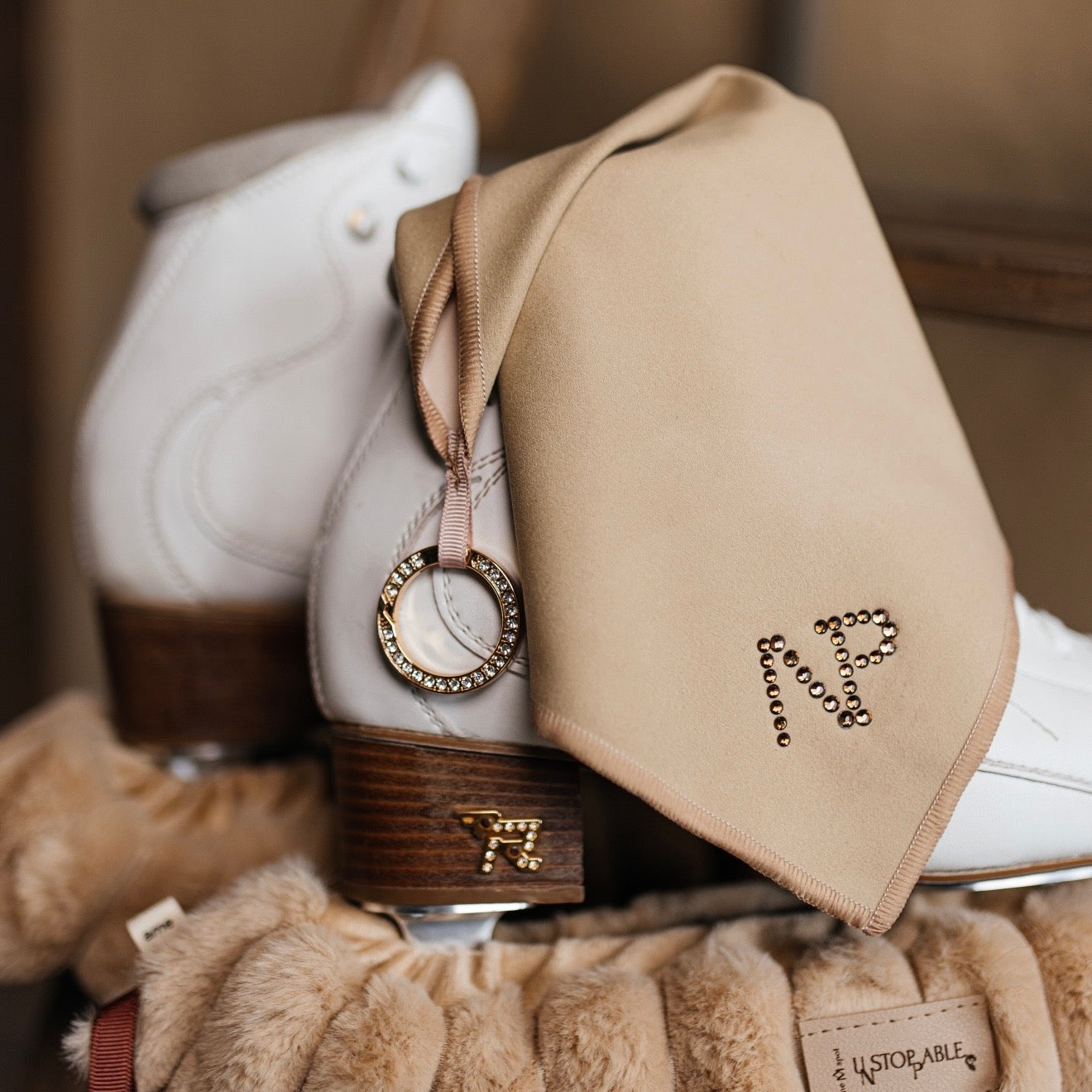 PRE-ORDER ame x NP double-sided blade wiper with ring in gold