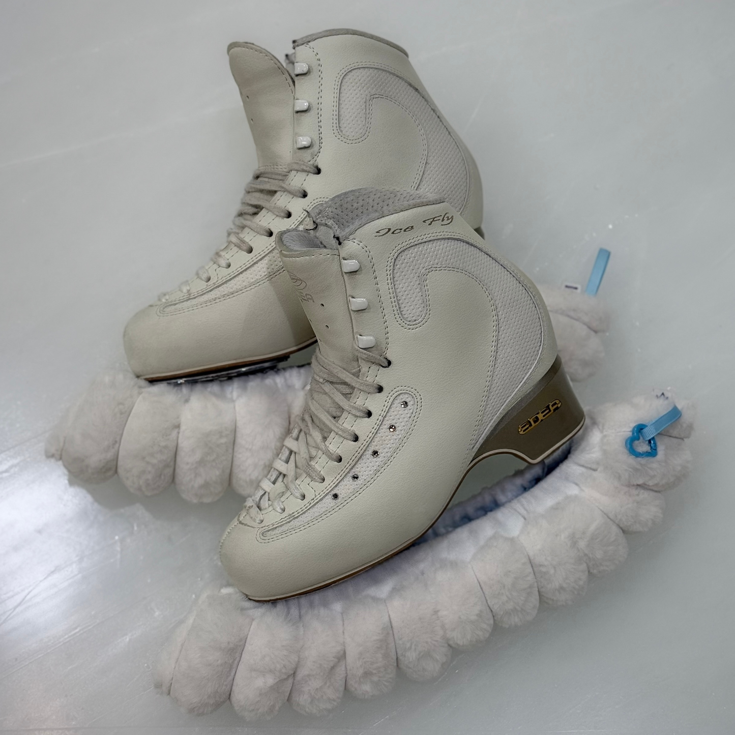 white blade soakers