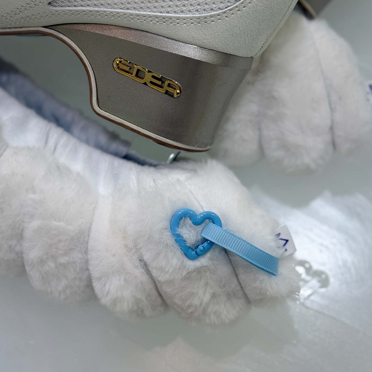white blade soakers