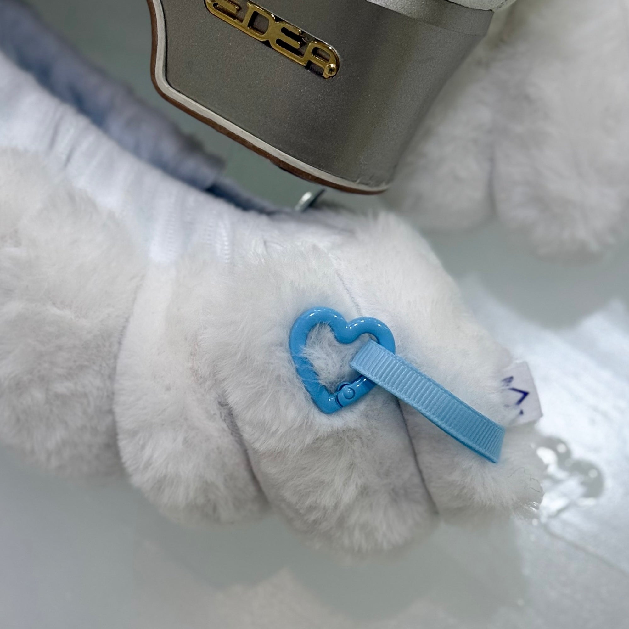 white blade soakers