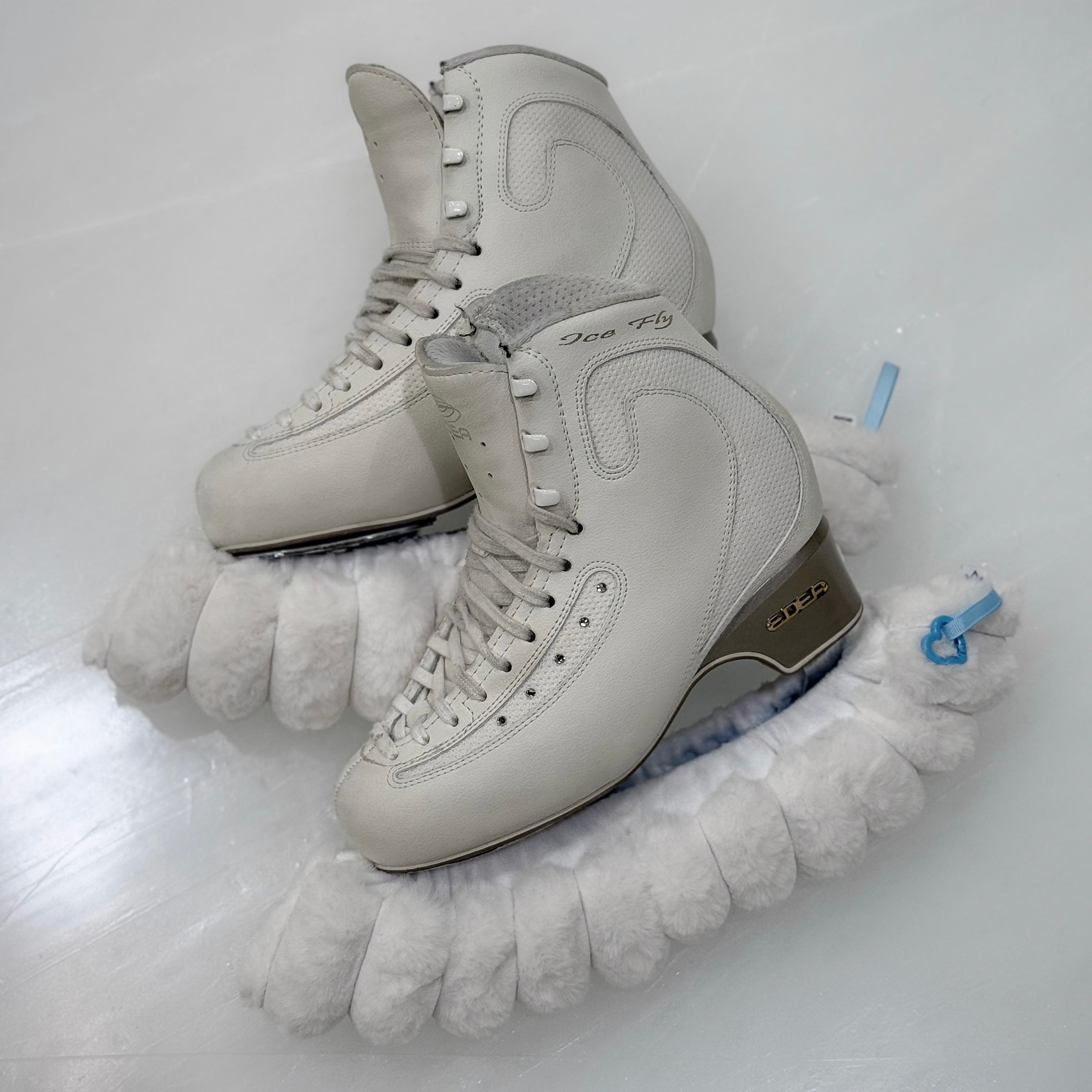 white blade soakers